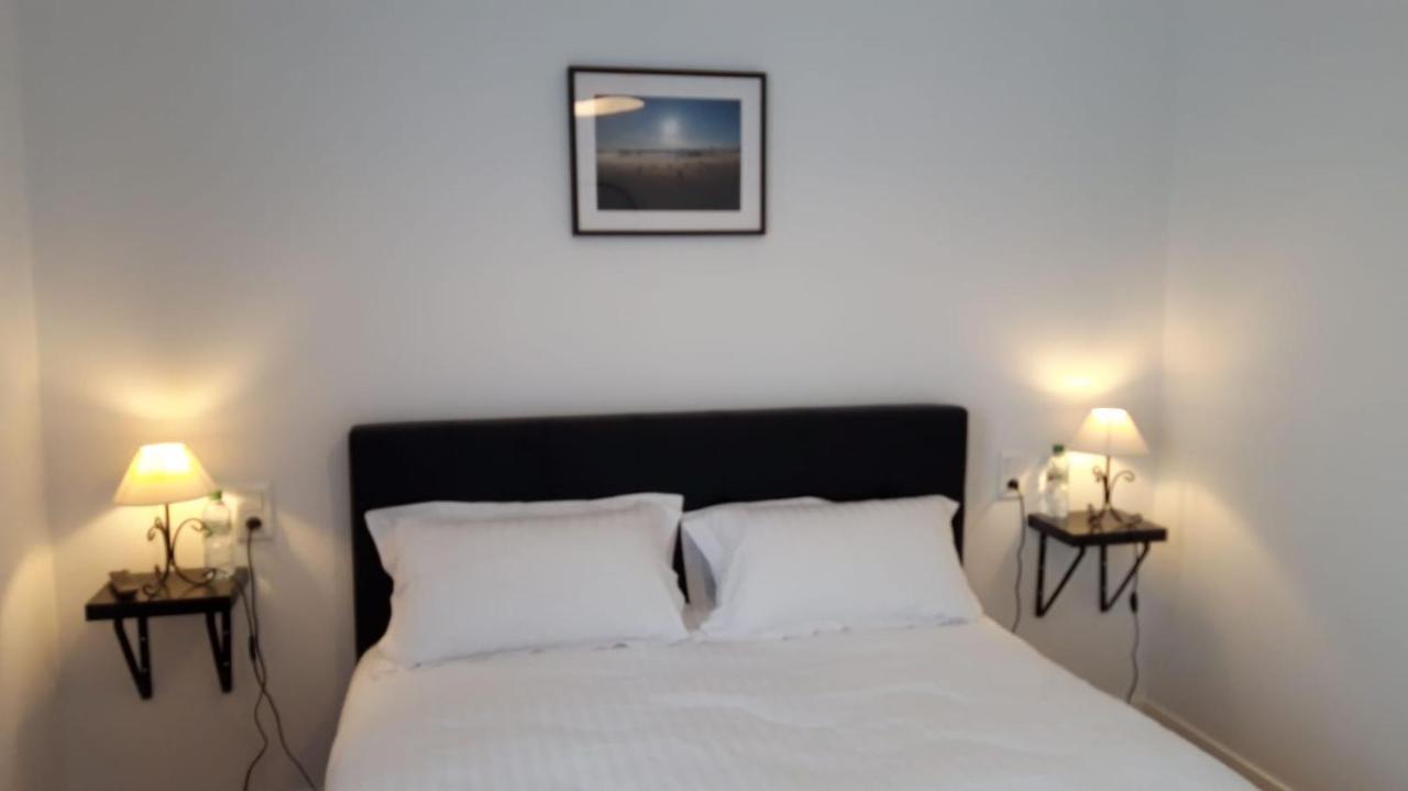 Les Chambres De L'Hostellerie Du Commerce Gelles Pokoj fotografie
